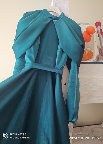 Yeşil renghi A kalite saten tok kumasi kalın abiye  - Görsel 3