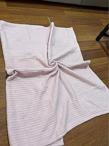 Pembe bebek battaniyesi