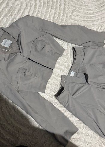 Bershka Gri Piliseli Kadın Pantolon Ceket Takım - Görsel 9