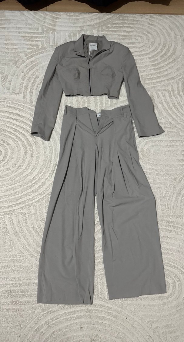 Bershka Gri Piliseli Kadın Pantolon Ceket Takım - Görsel 2