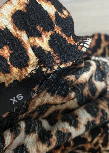 LA SARTA marka Kadın Leopar Desenli Fırfırlı Mini Şort - Görsel 2