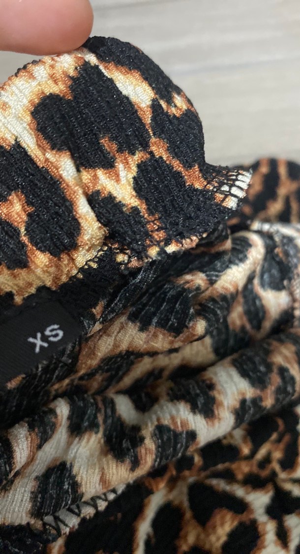 LA SARTA marka Kadın Leopar Desenli Fırfırlı Mini Şort - Görsel 2