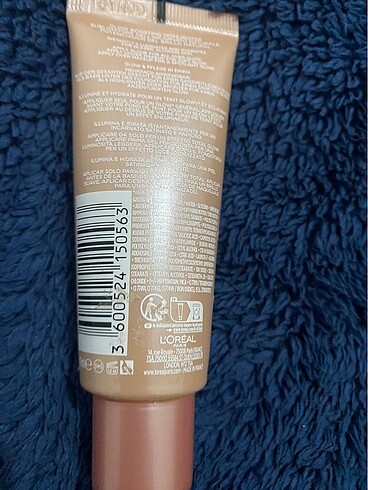 L'Oréal Paris loreal lumi glotion 902