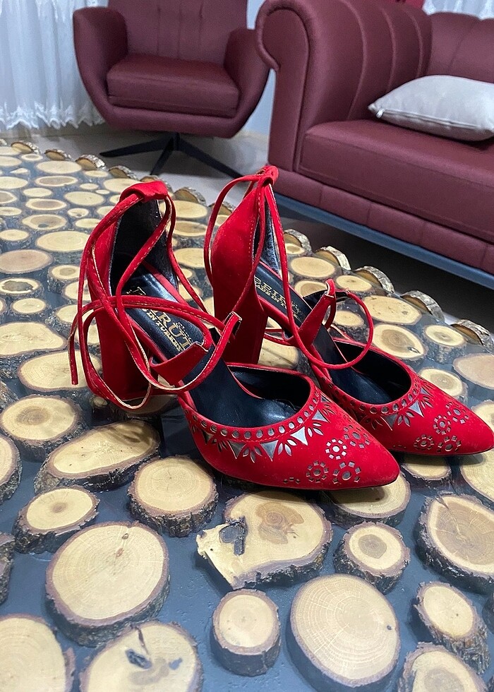 Topuklu ayakkabı - Görsel 4