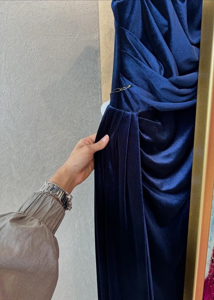 Kadife abiye elbise E gelinden alındı - Görsel 3