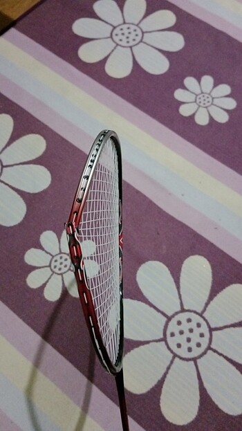  Kırık badminton raketi 
