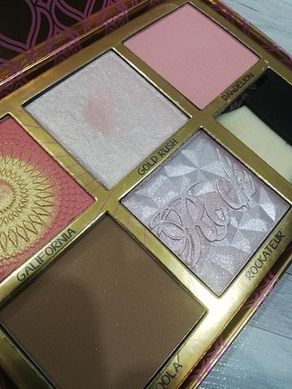 Benefit blush bar bronzer higlighter ve allık paleti