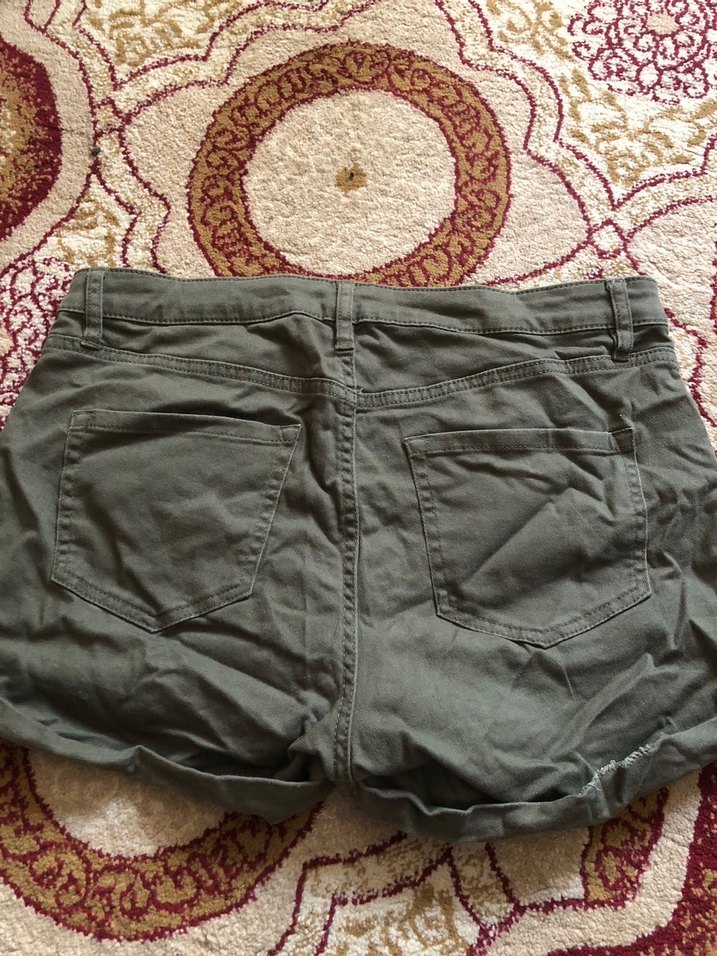 Kadın Haki Mini Şort Bol Kesim Düğmeli - Görsel 2