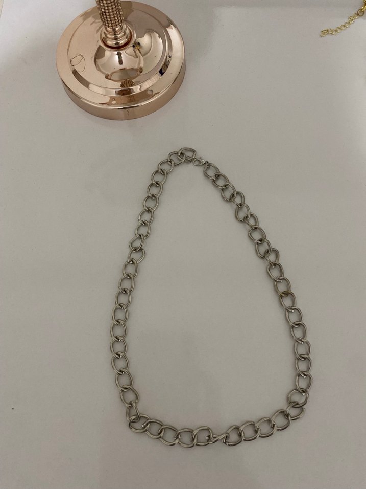 Zincir Detaylı Altın Rengi Midi Kolye - Görsel 2