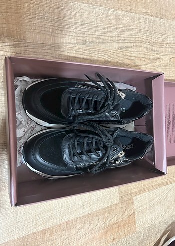 Derimod Kadın Siyah Yılan Desenli Platform Spor Ayakkabı - Görsel 4