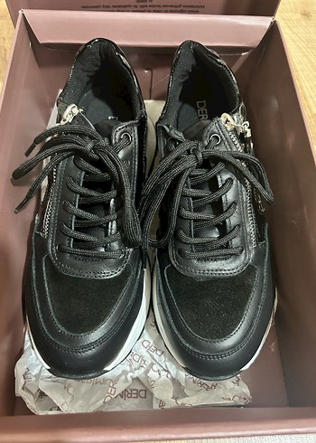 Derimod Kadın Siyah Yılan Desenli Platform Spor Ayakkabı - Görsel 6