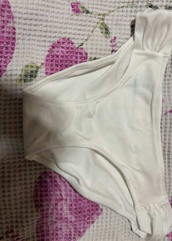 SUWEN Beyaz Fırfırlı Bikini Altı