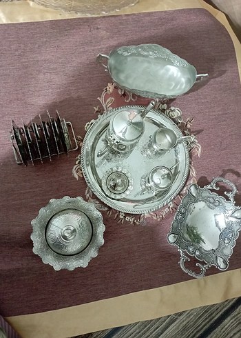  Beden Nakışlı Beyaz Parlak Sofra Takımı
