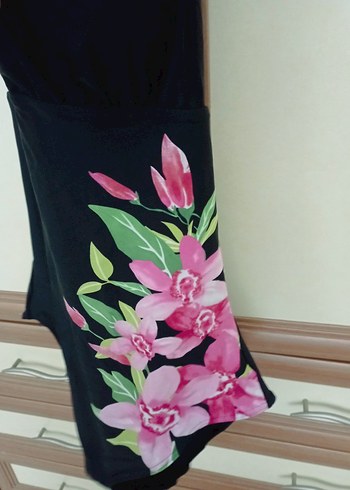 Siyah Çiçek Desenli Uzun Mayo - Görsel 4