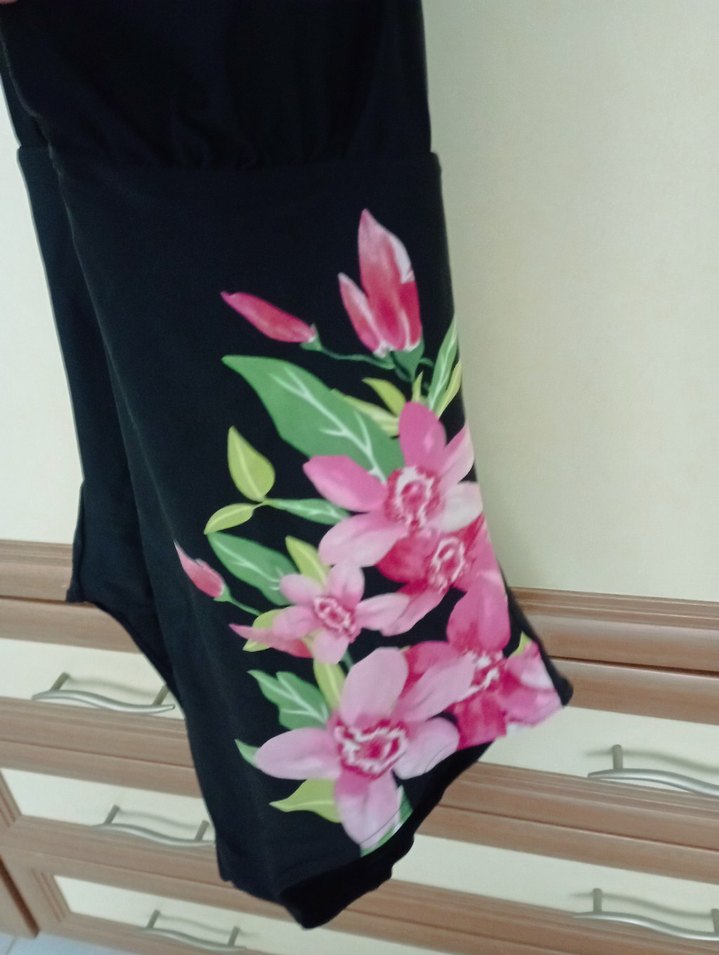 Siyah Çiçek Desenli Uzun Mayo - Görsel 5