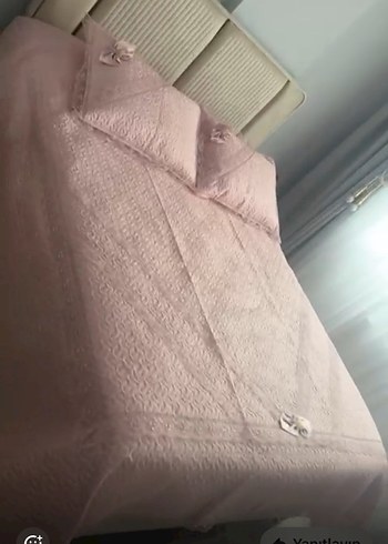 Pembe Nakışlı Yatak Örtüsü - Görsel 2