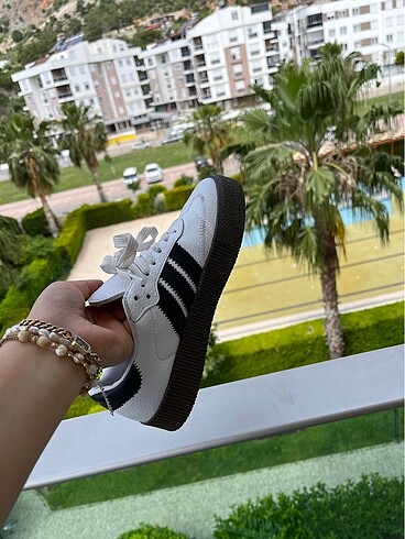 37 Beden beyaz Renk Adidas samba ayakkabı