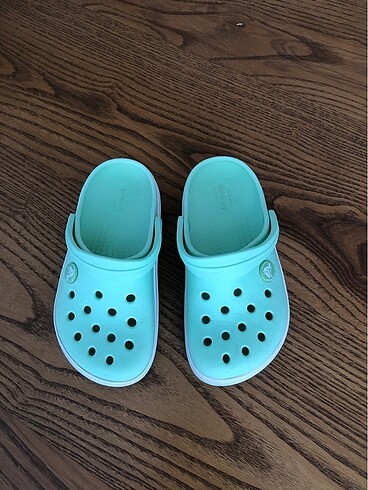 28 Beden yeşil Renk Crocs terlik
