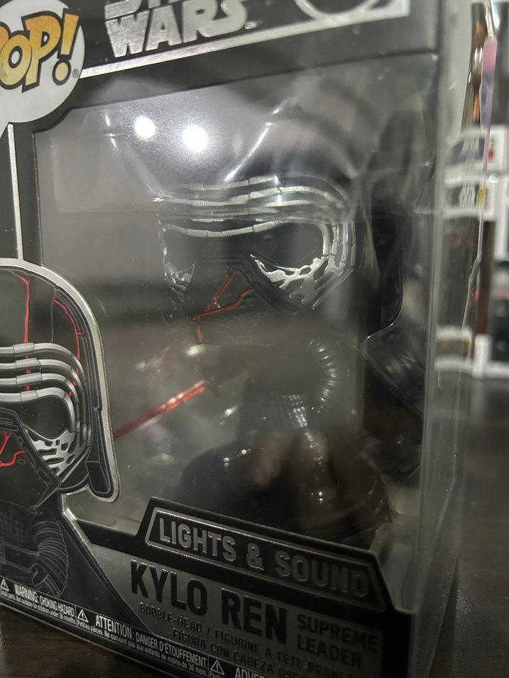 Funko POP! Star Wars Kylo Ren - Görsel 5