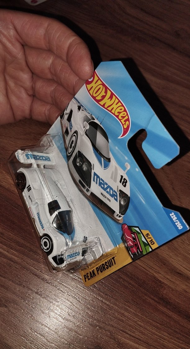 Hot Wheels Beyaz Mazda 767B Oyuncak Araba - Görsel 3