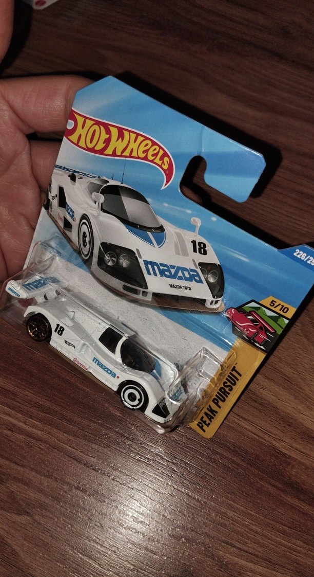 Hot Wheels Beyaz Mazda 767B Oyuncak Araba - Görsel 2