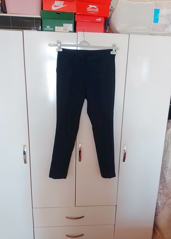 Kadın Siyah Kemerli Normal Paça Kumaş Pantolon