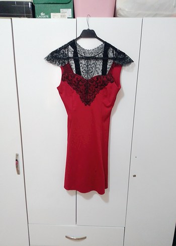 Dantel Detaylı Kırmızı Midi Abiye Elbise - Görsel 2