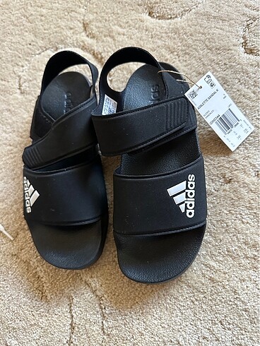 Orijinal Adidas