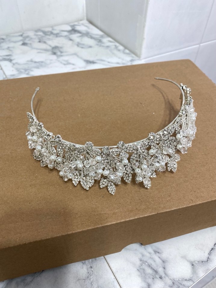 İnci İşlemeli Modern Klasik Gelin Tacı - Görsel 4