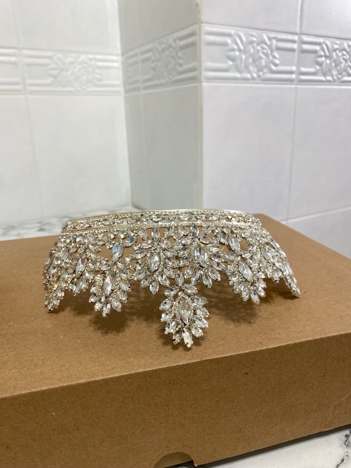 Parlak Beyaz Payetli Düğün Tacı - Görsel 3