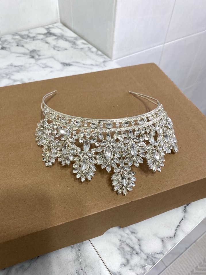 Parlak Beyaz Payetli Düğün Tacı - Görsel 4