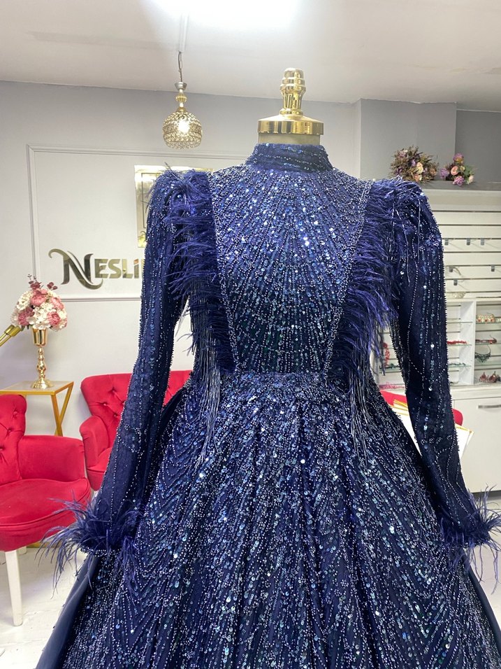 Lacivert komple dantel tüylü ve taş sarkıtlı nişanlık - Görsel 4