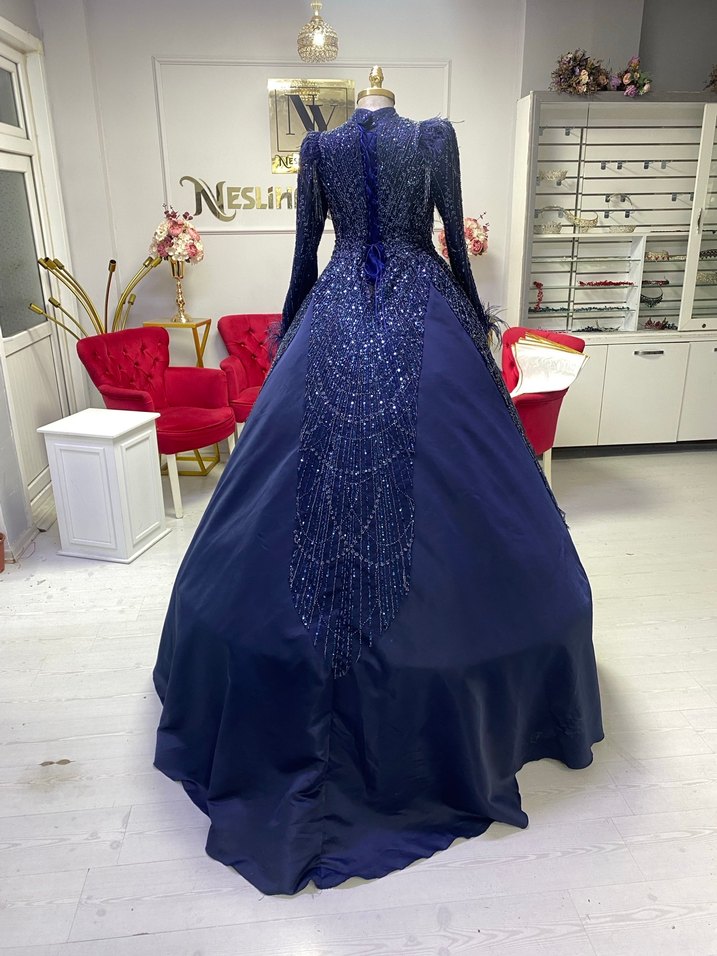 Lacivert komple dantel tüylü ve taş sarkıtlı nişanlık - Görsel 3