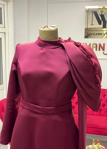 Bordo Uzun Kollu omuz detaylı tasarım elbise - Görsel 3