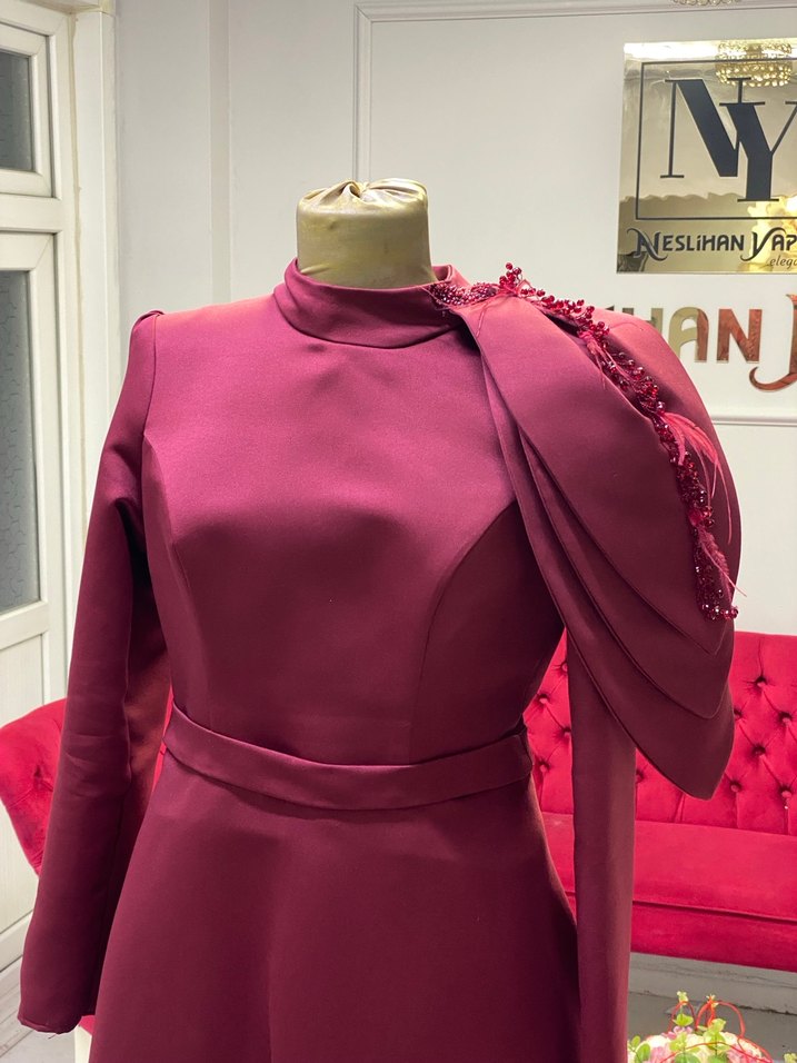 Bordo Uzun Kollu omuz detaylı tasarım elbise - Görsel 3