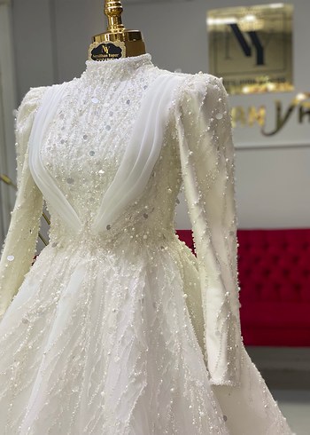 A kesim drapeli dantel işlemeli gelinlik - Görsel 5