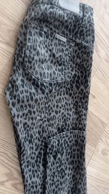 Leopar pantolon ünlü yabancı marka