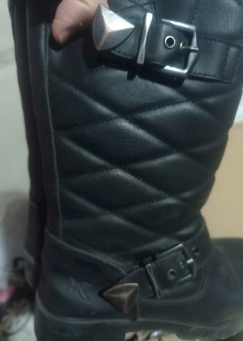 Siyah Deri Tokalı Biker Kadın Bot