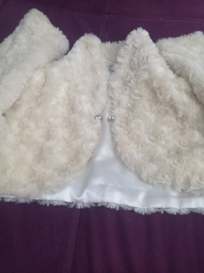 Kız Çocuk Beyaz Kürklü Bolero - Görsel 5