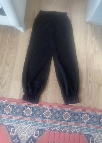 Siyah Kadın Rahat Kesim Midi Pantolon - Görsel 3