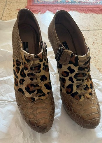 39 Beden İnci marka Topuklu Yılan Desenli leoparlı Kadın Bot