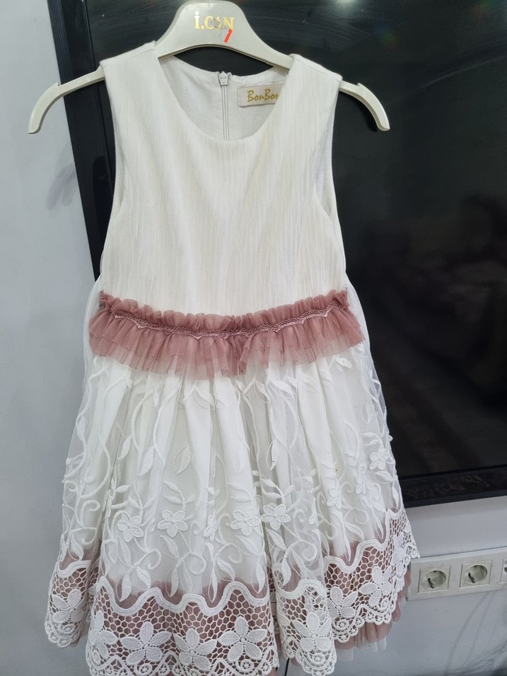 Kız Çocuk Beyaz Nakışlı Dantel Elbise - Görsel 2