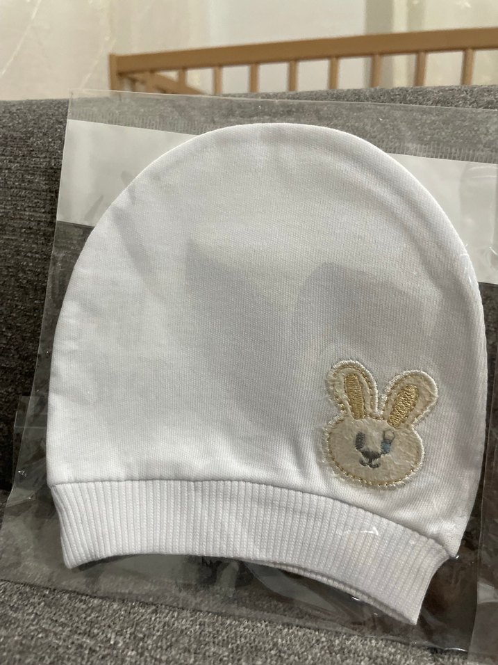 Nakışlı Beyaz Bebek Bere - Görsel 2