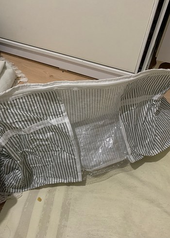 Gri Çizgili Yatak Örtüsü Saklama Çantası - Görsel 2