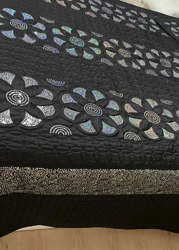 Nakışlı Çok Renkli Koyu Yatak Örtüsü - Görsel 3