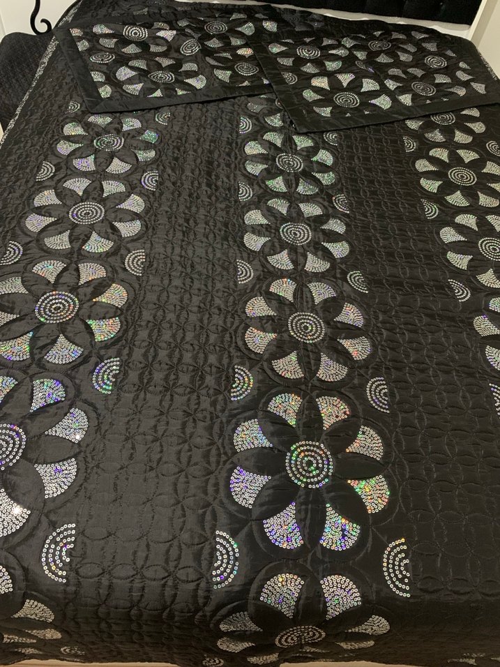 Nakışlı Çok Renkli Koyu Yatak Örtüsü - Görsel 2