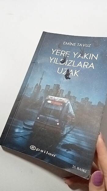  Beden Renk Yere Yakın Yıldızlara Uzak Emine Tavuz 