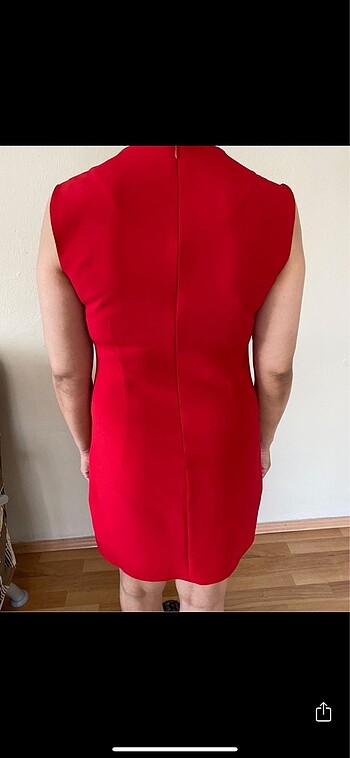 42 Beden Kırmızı yan detaylı şık elbise