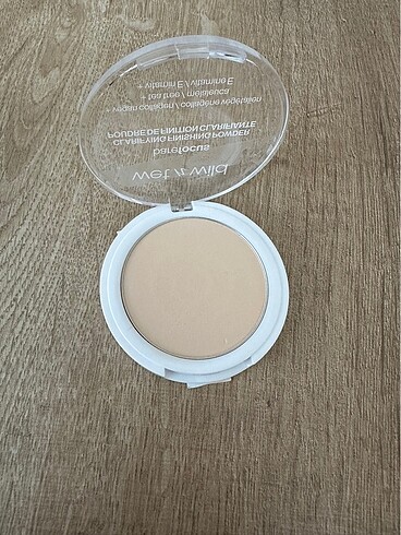 Beden Renk Wet n wild barefocus pudra fair light rengi