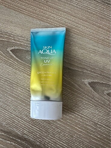Skin Aqua tone up güneş kremi
